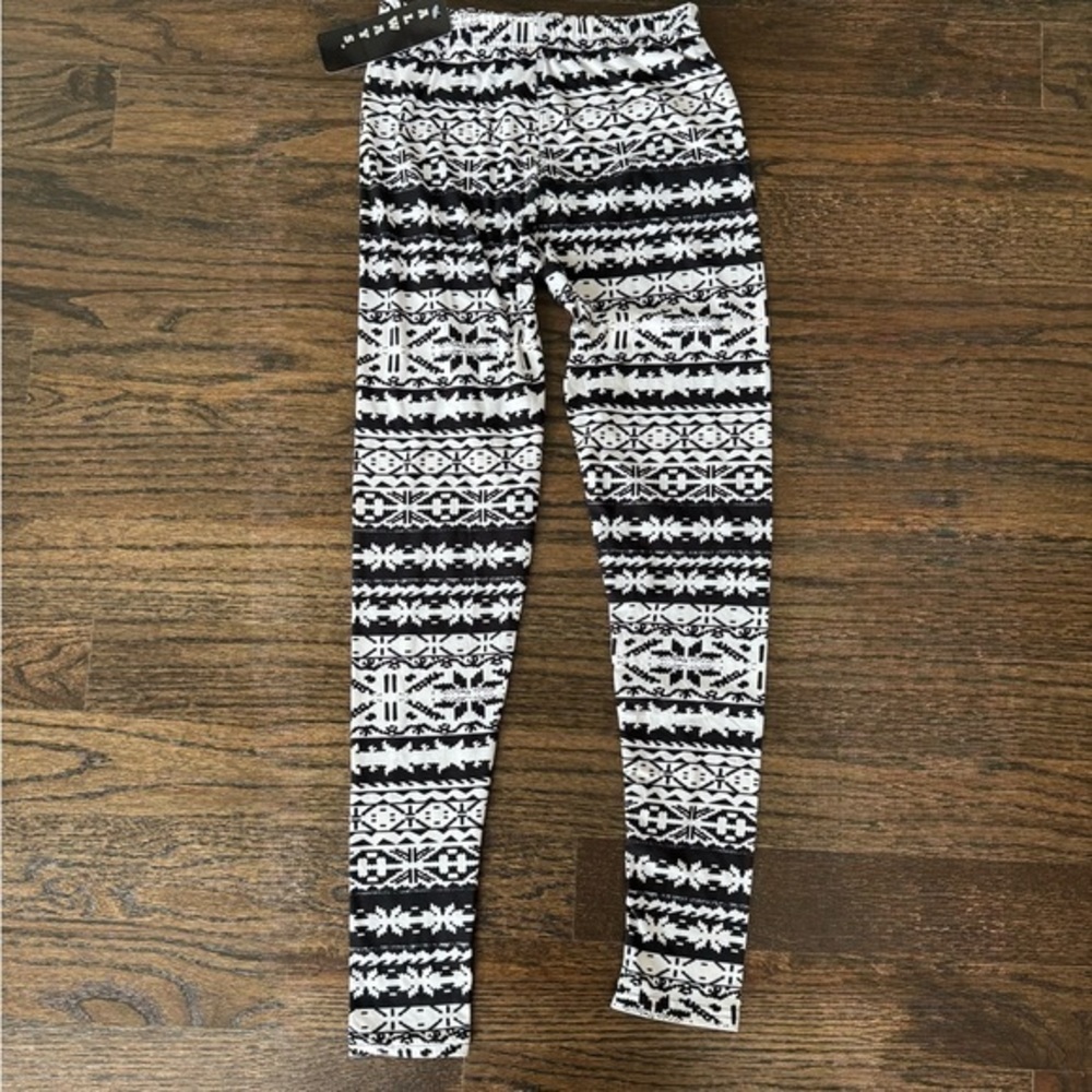 Black and White Patterned Leggings